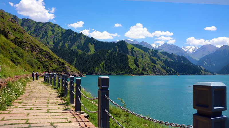 天山天池旅游